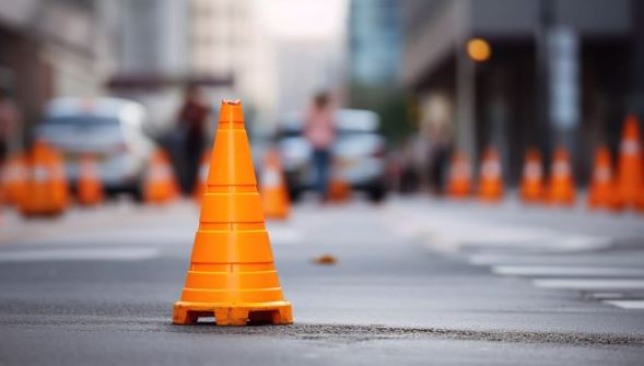 'जम्मू-कश्मीर के रामबन में ट्रक के खाई में गिरने से एक की मौत, तीन घायल | '